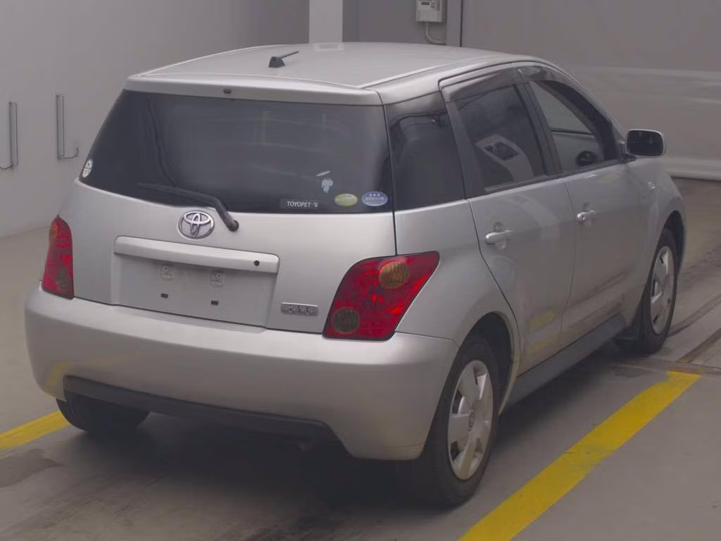 TOYOTA IST