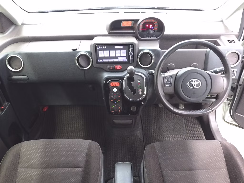 TOYOTA SPADE