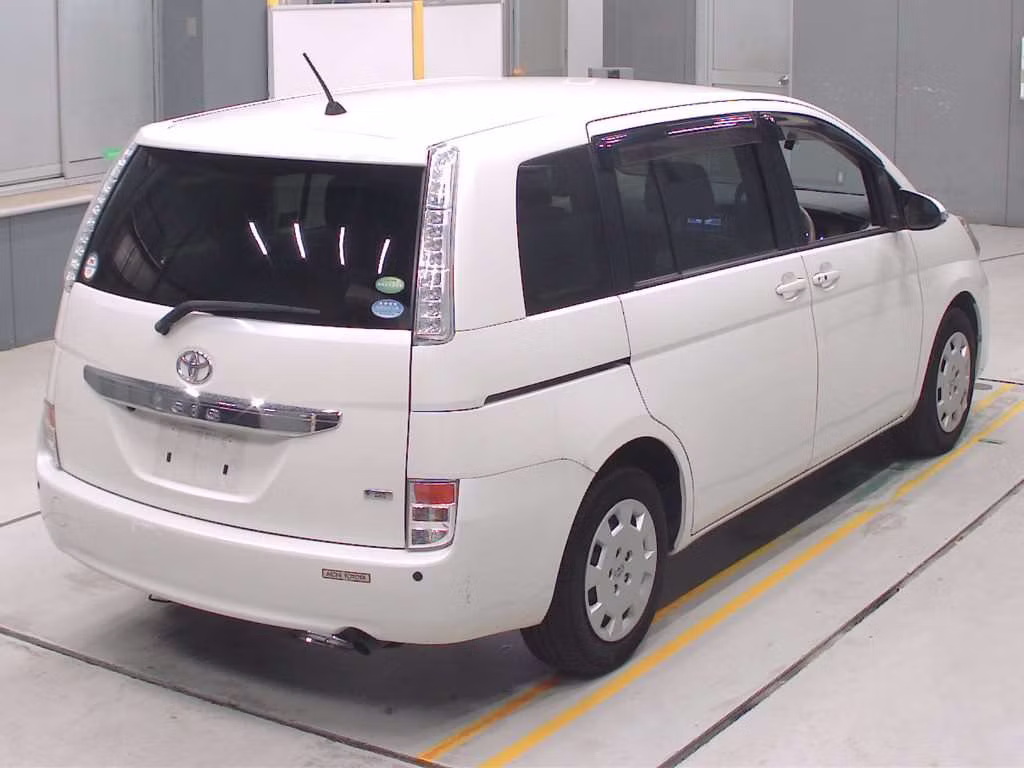 TOYOTA ISIS