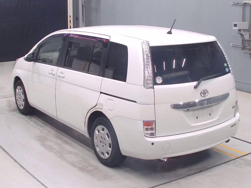 TOYOTA ISIS