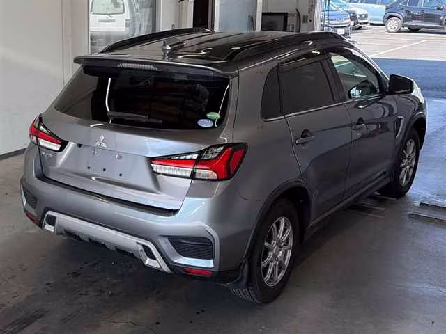MITSUBISHI RVR
