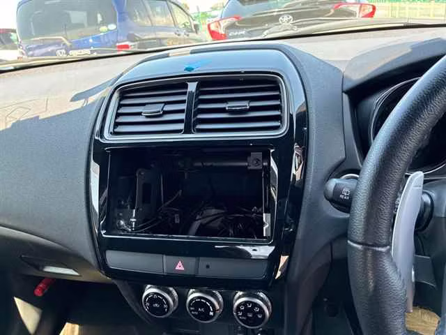 MITSUBISHI RVR
