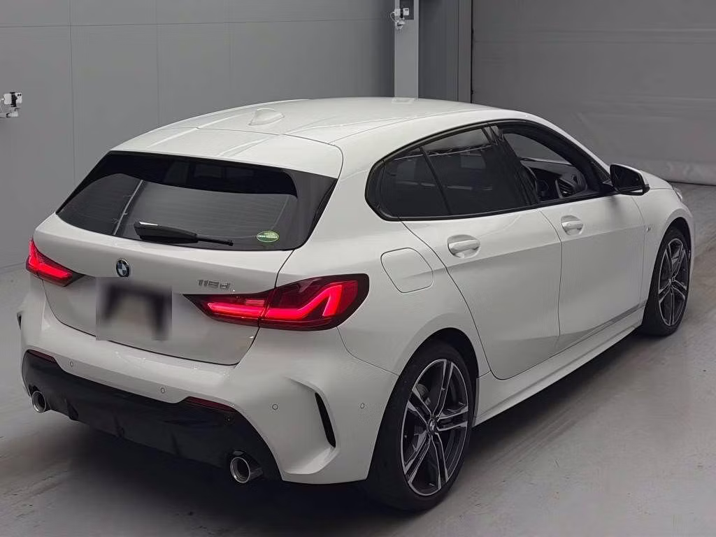BMW 1-SERIES