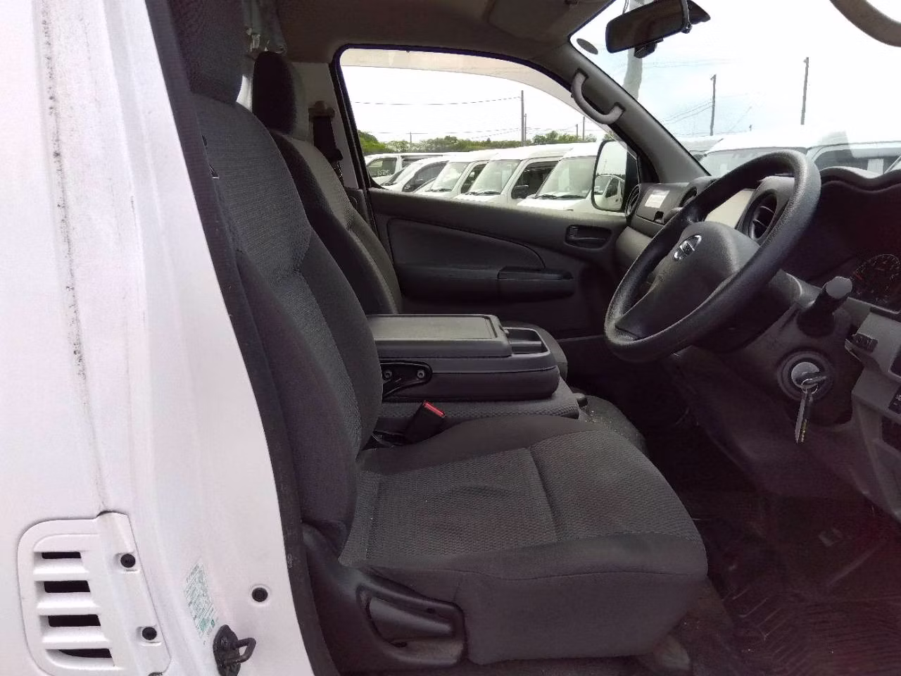 NISSAN NV350 CARAVAN