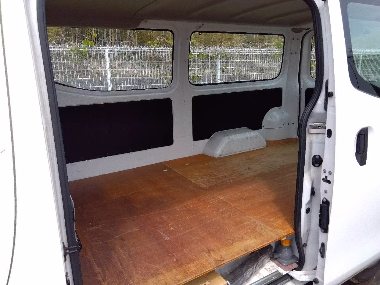 NISSAN NV350 CARAVAN