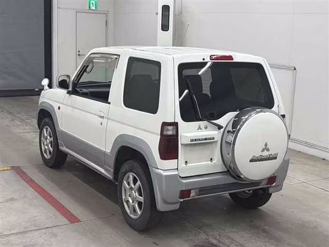 MITSUBISHI PAJERO MINI
