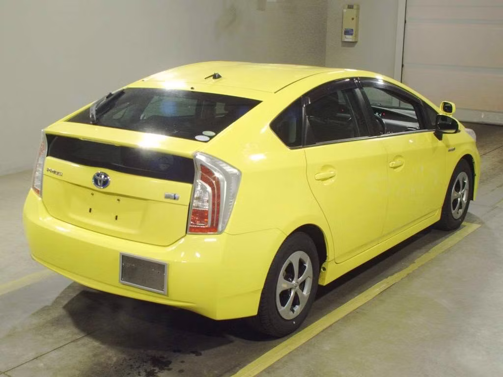 TOYOTA PRIUS