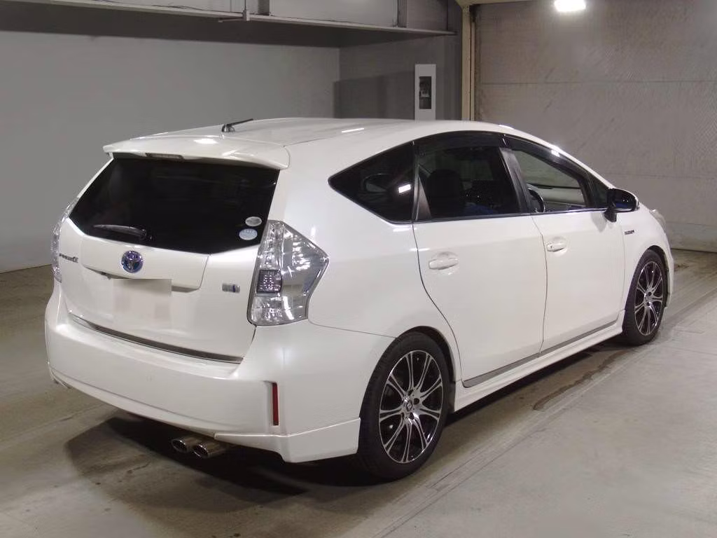 TOYOTA PRIUS ALPHA