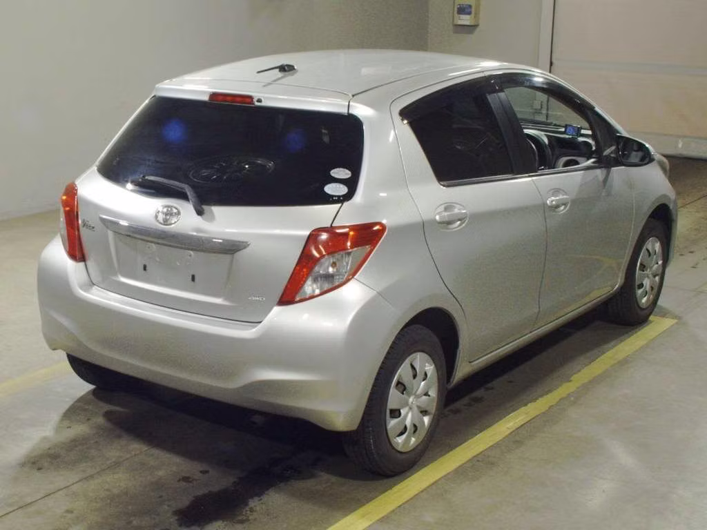 TOYOTA VITZ