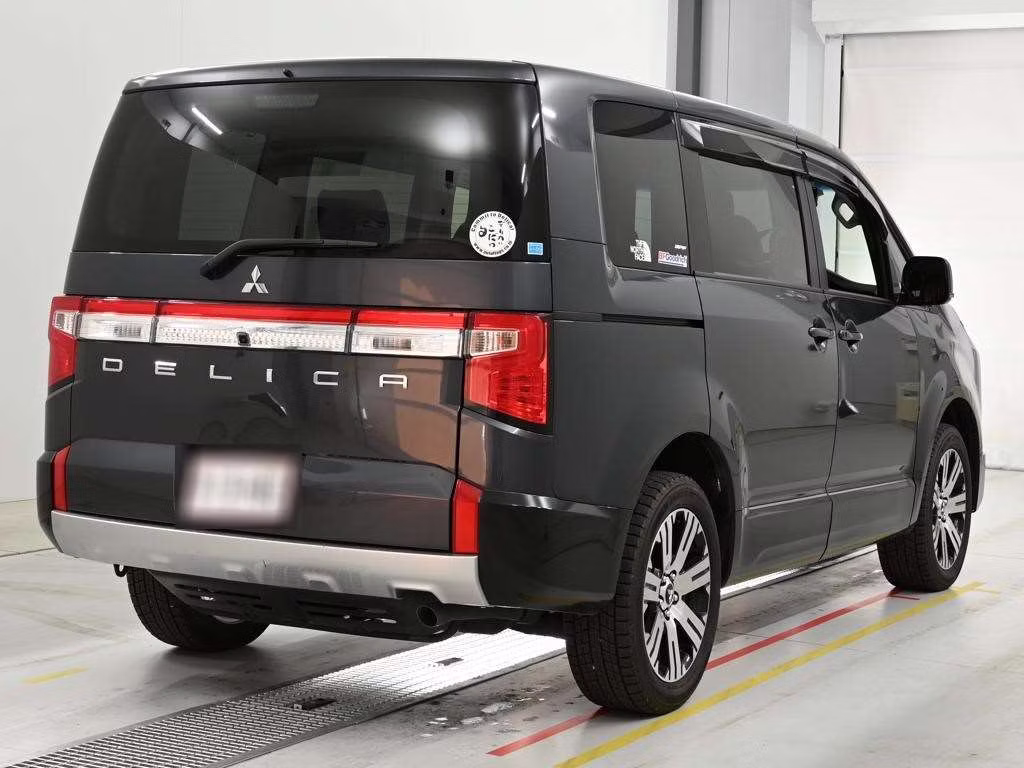 MITSUBISHI DELICA D:5