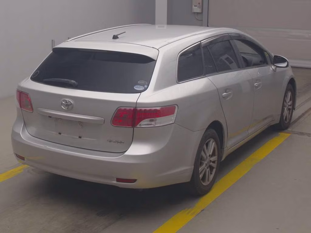 TOYOTA AVENSIS