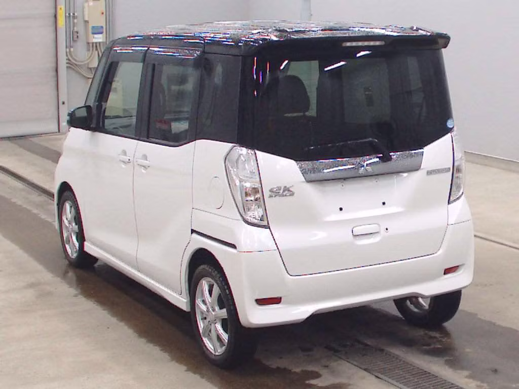 MITSUBISHI EK SPACE