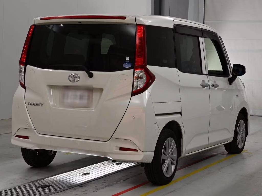 TOYOTA ROOMY