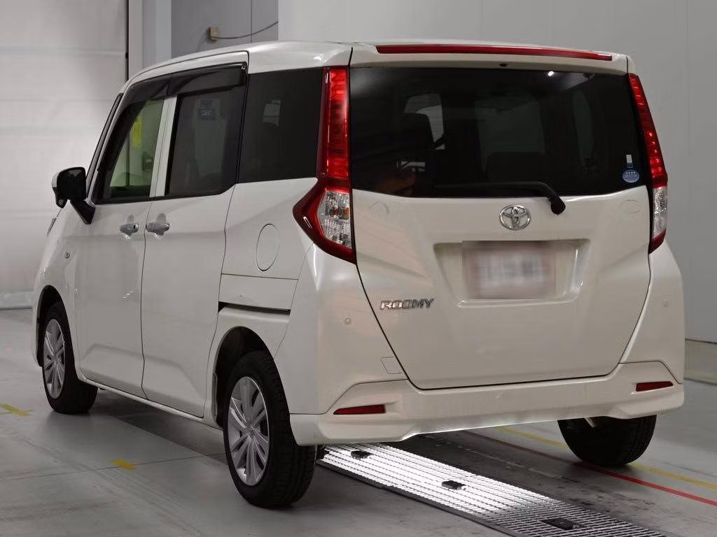 TOYOTA ROOMY