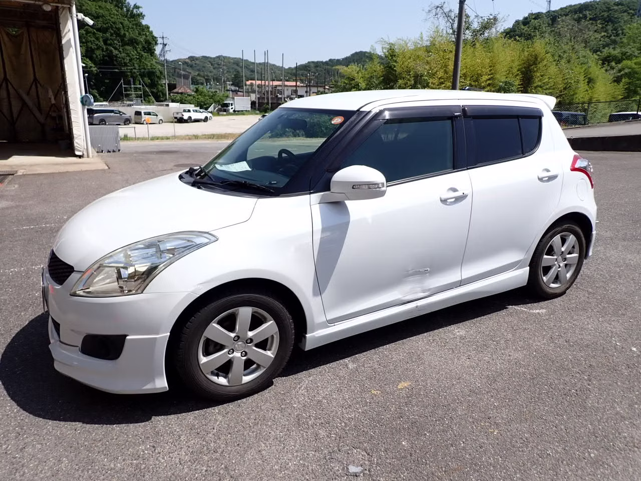 SUZUKI SWIFT