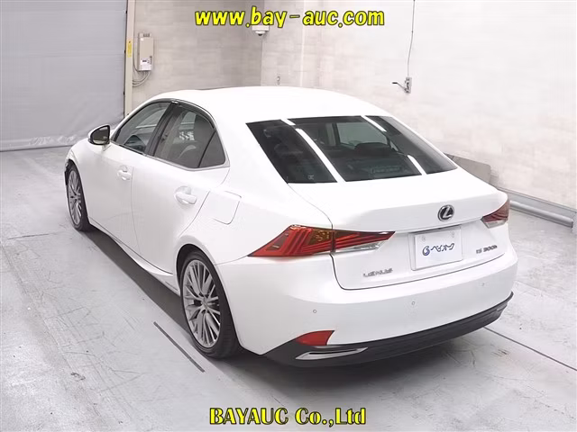 LEXUS IS300H