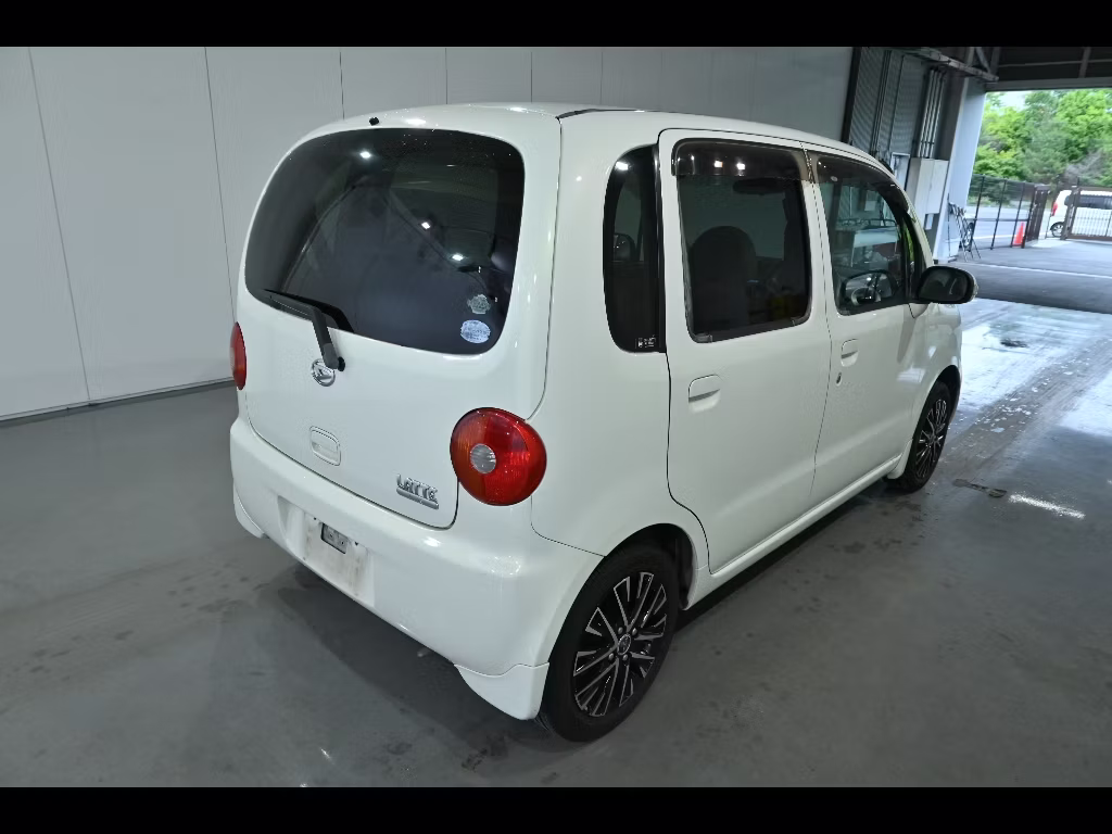 DAIHATSU MOVE LATTE
