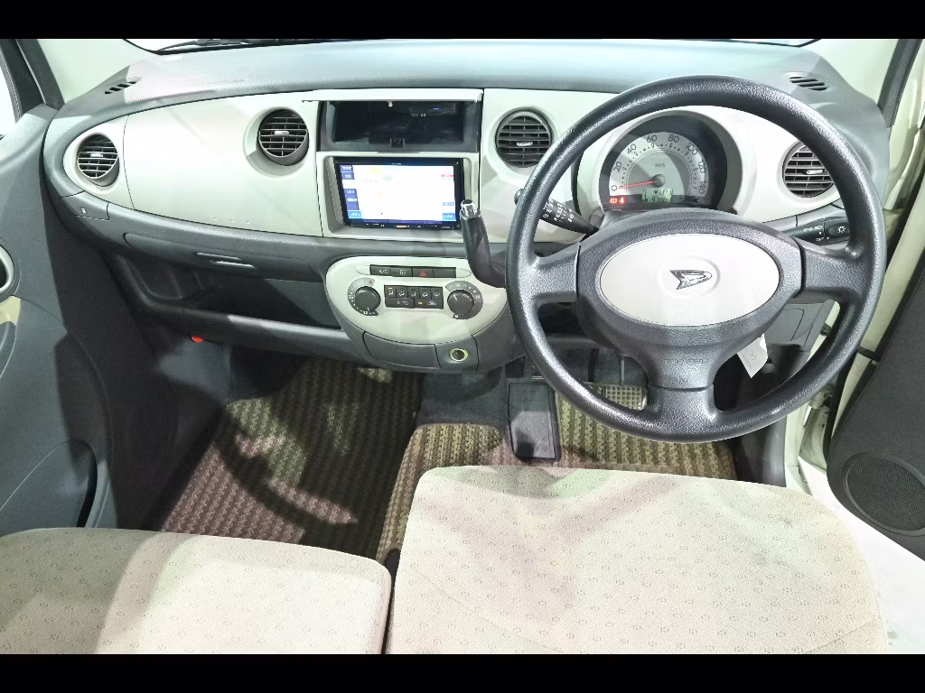 DAIHATSU MOVE LATTE