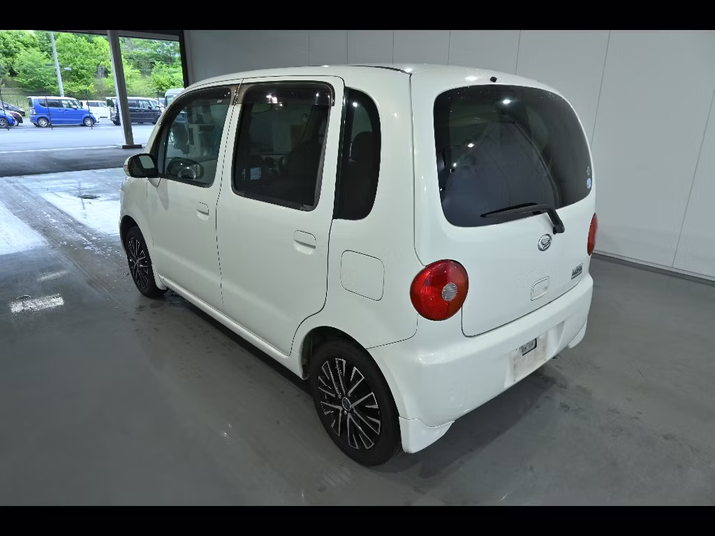 DAIHATSU MOVE LATTE