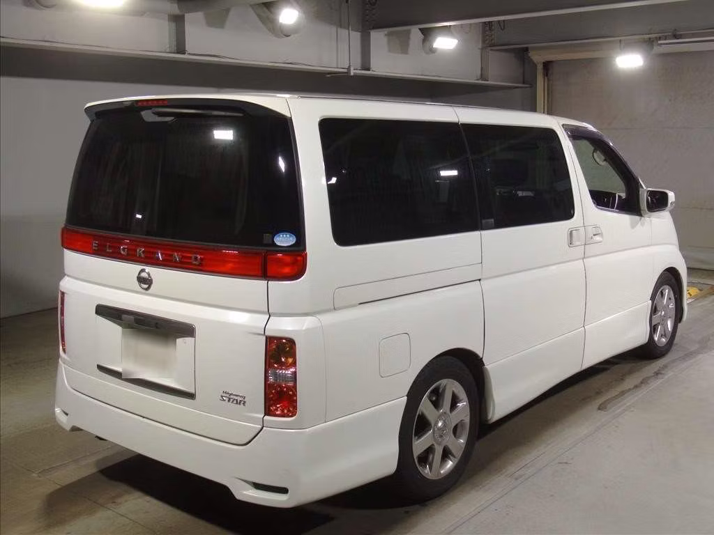 NISSAN ELGRAND