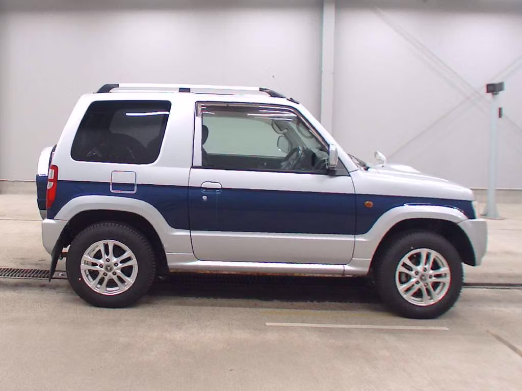 MITSUBISHI PAJERO MINI