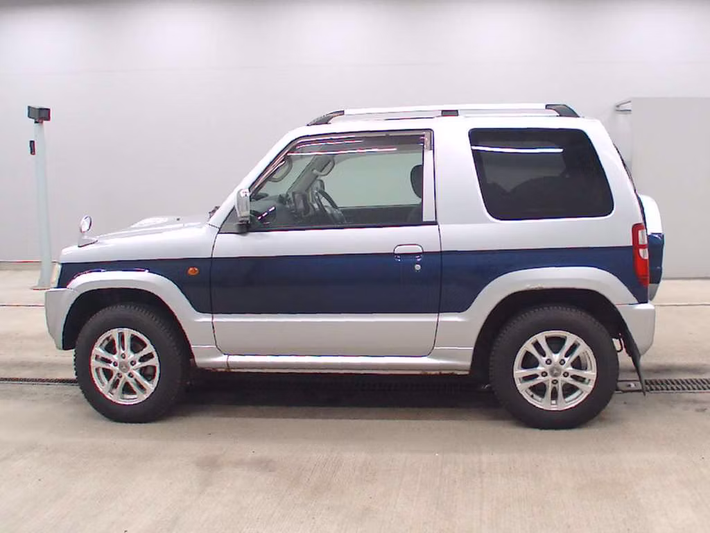 MITSUBISHI PAJERO MINI