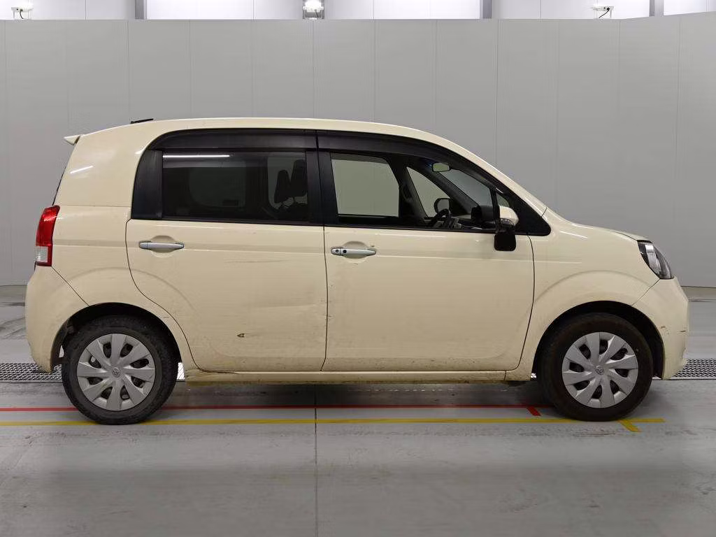 TOYOTA PORTE