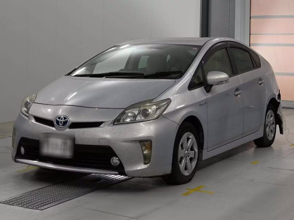 TOYOTA PRIUS