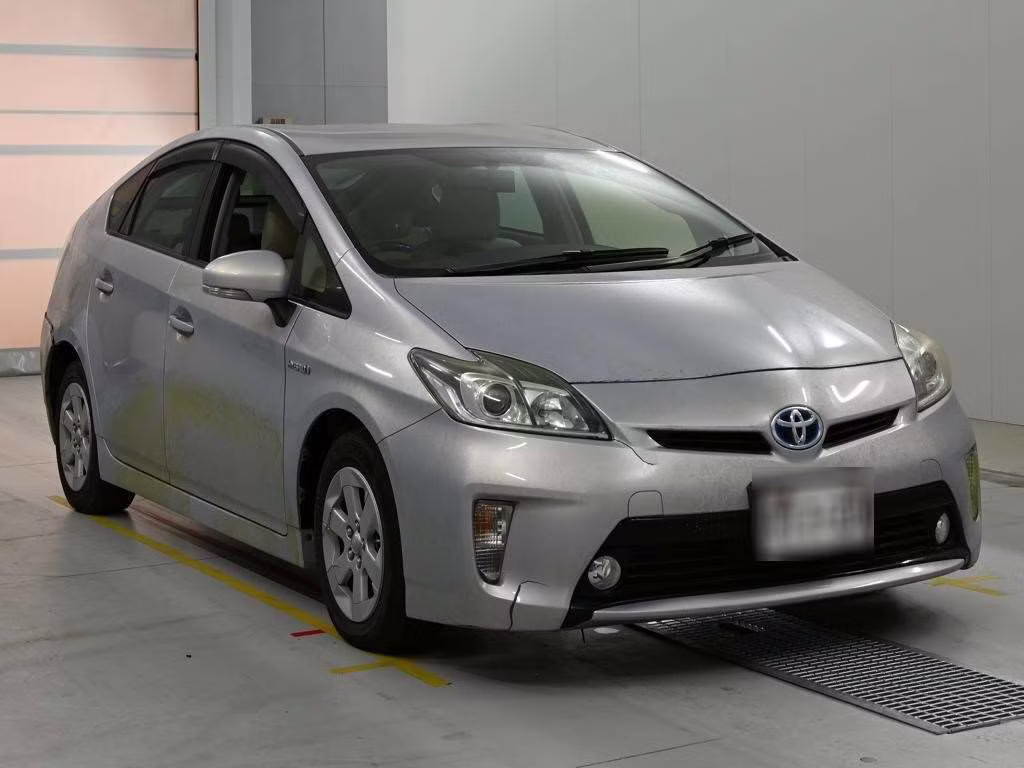 TOYOTA PRIUS