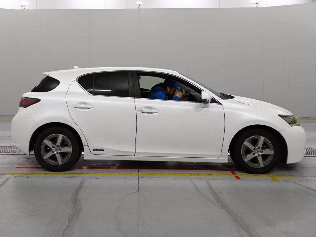 LEXUS CT200H