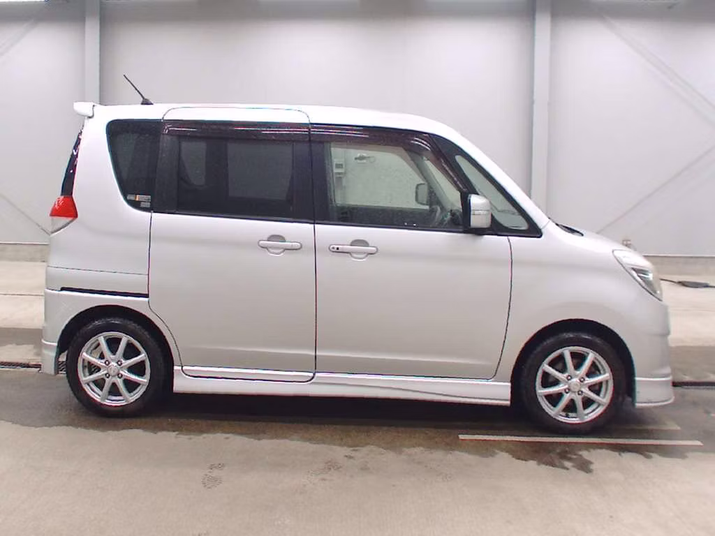 MITSUBISHI DELICA D:2