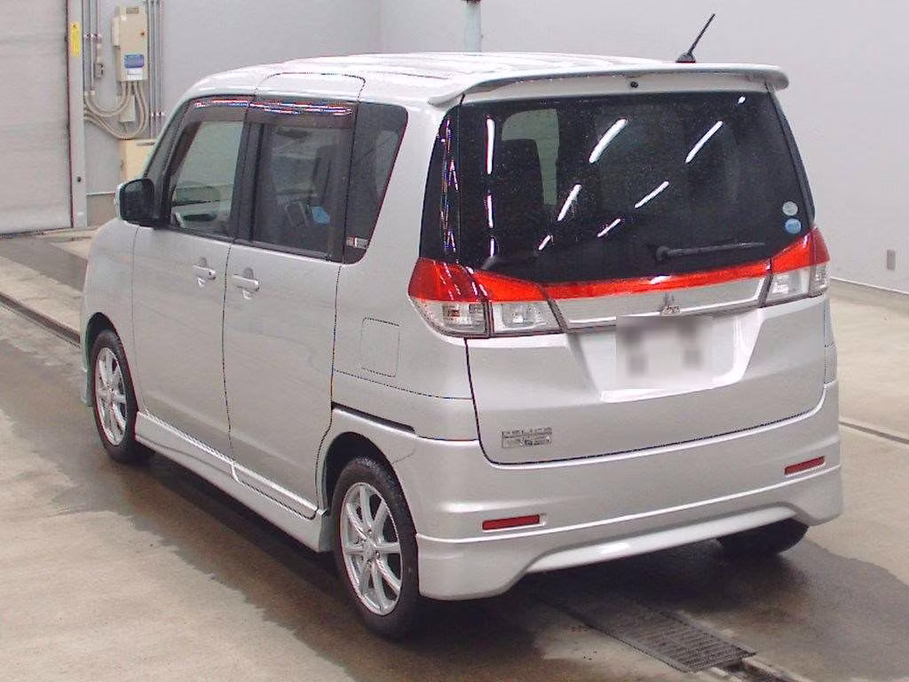 MITSUBISHI DELICA D:2
