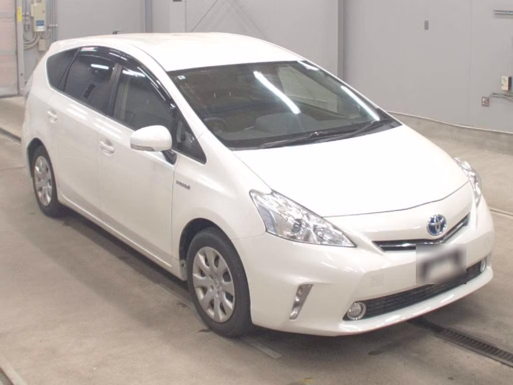 TOYOTA PRIUS ALPHA