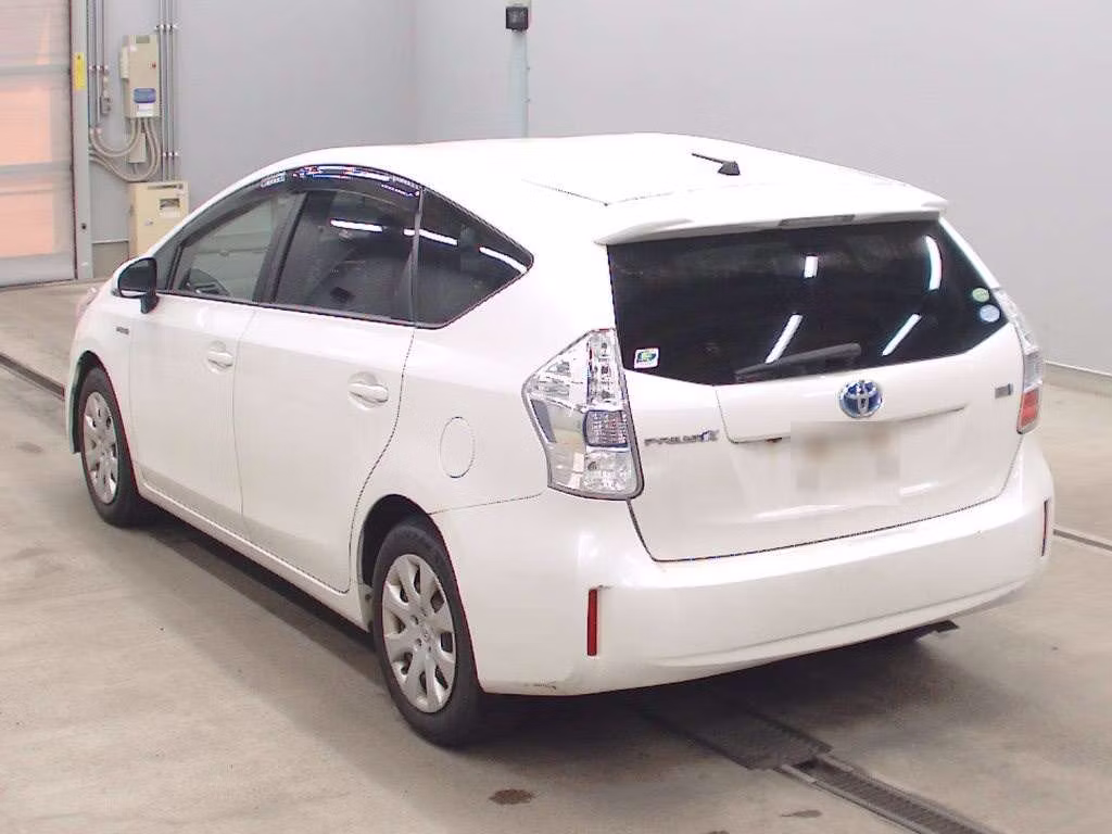 TOYOTA PRIUS ALPHA