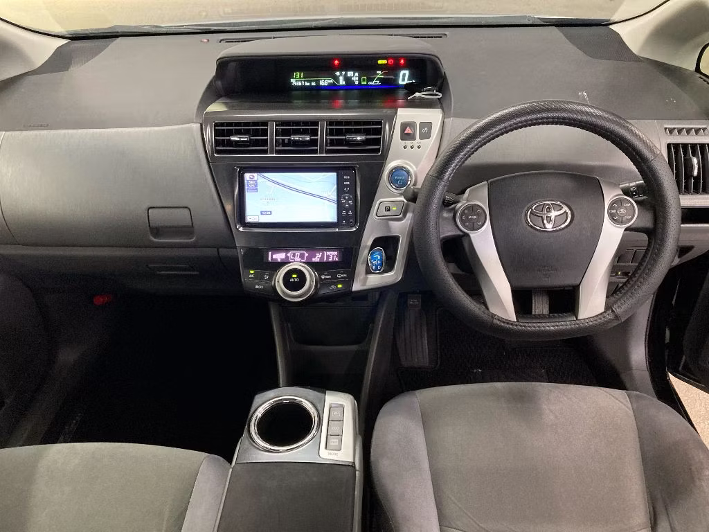 TOYOTA PRIUS ALPHA