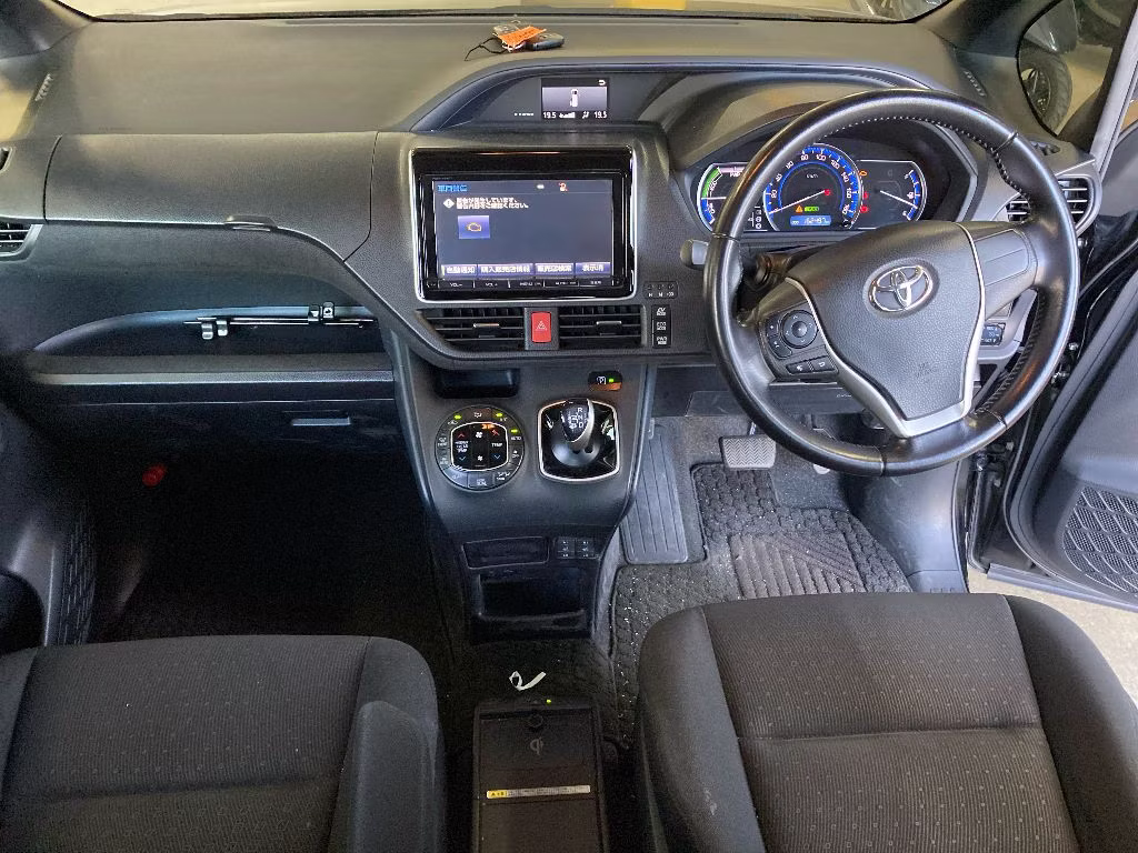TOYOTA NOAH