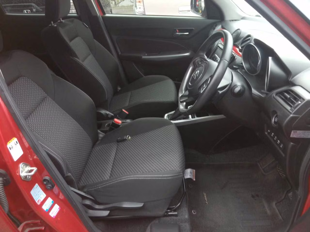 SUZUKI SWIFT