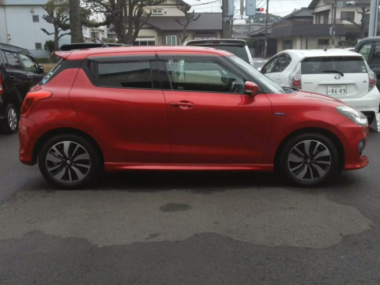 SUZUKI SWIFT
