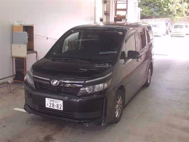 TOYOTA VOXY