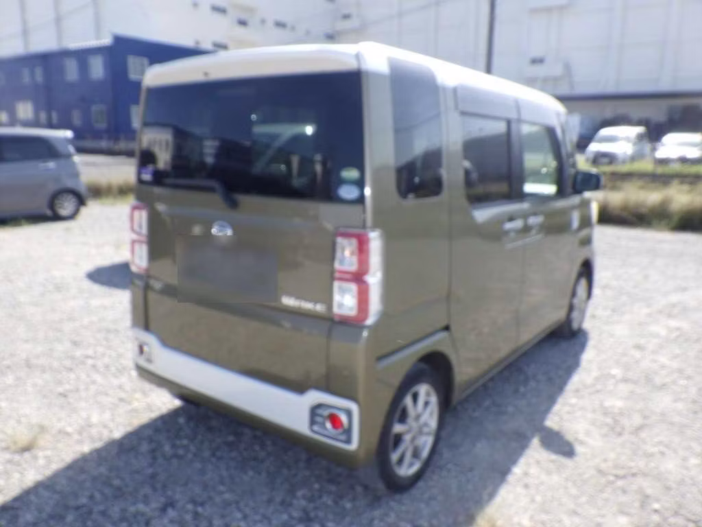 DAIHATSU WAKE