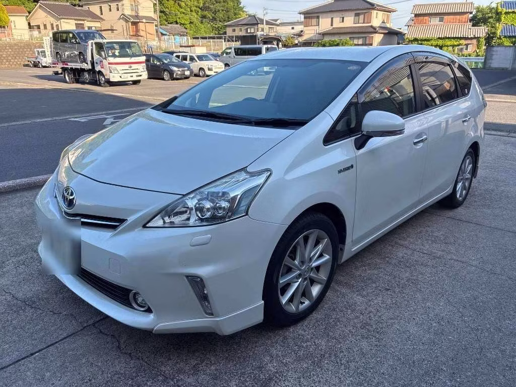 TOYOTA PRIUS ALPHA
