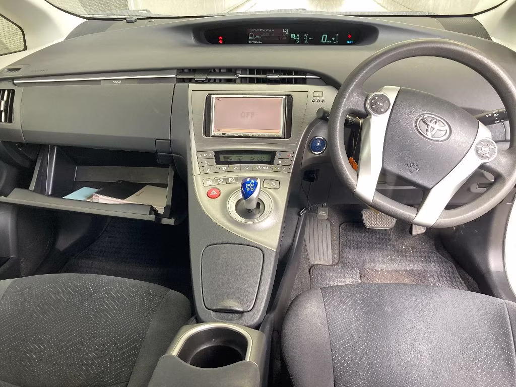 TOYOTA PRIUS