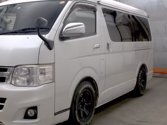 TOYOTA HIACE
