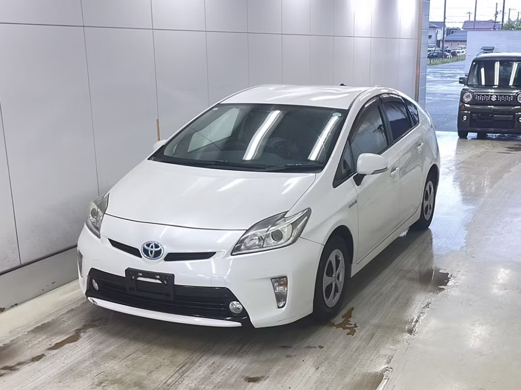 TOYOTA PRIUS