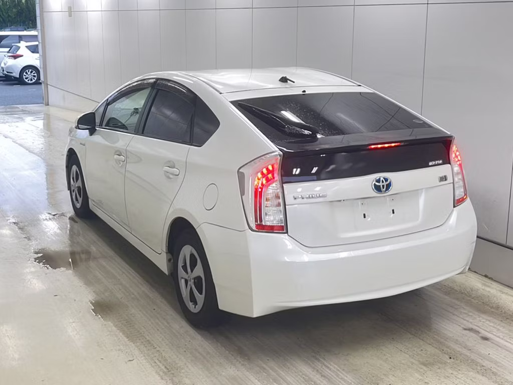 TOYOTA PRIUS