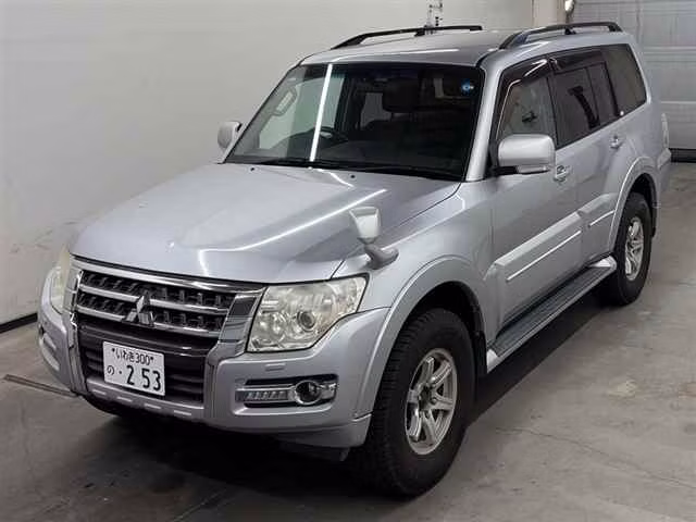 MITSUBISHI PAJERO