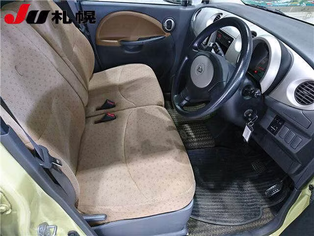 DAIHATSU MOVE LATTE