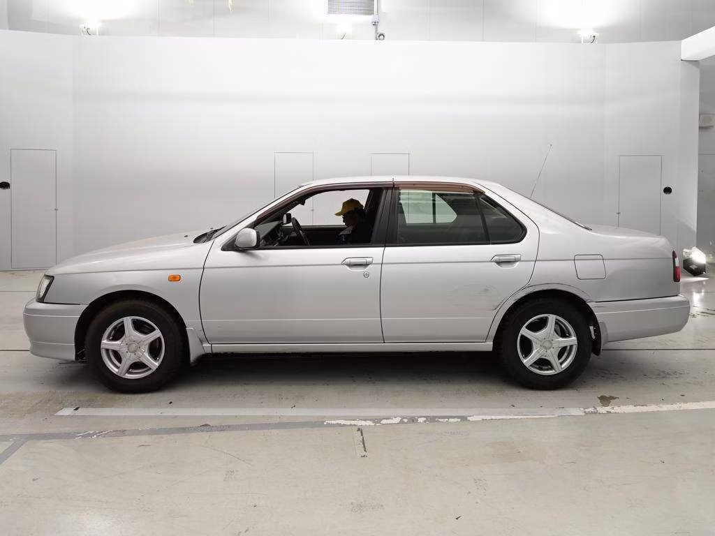 NISSAN BLUEBIRD