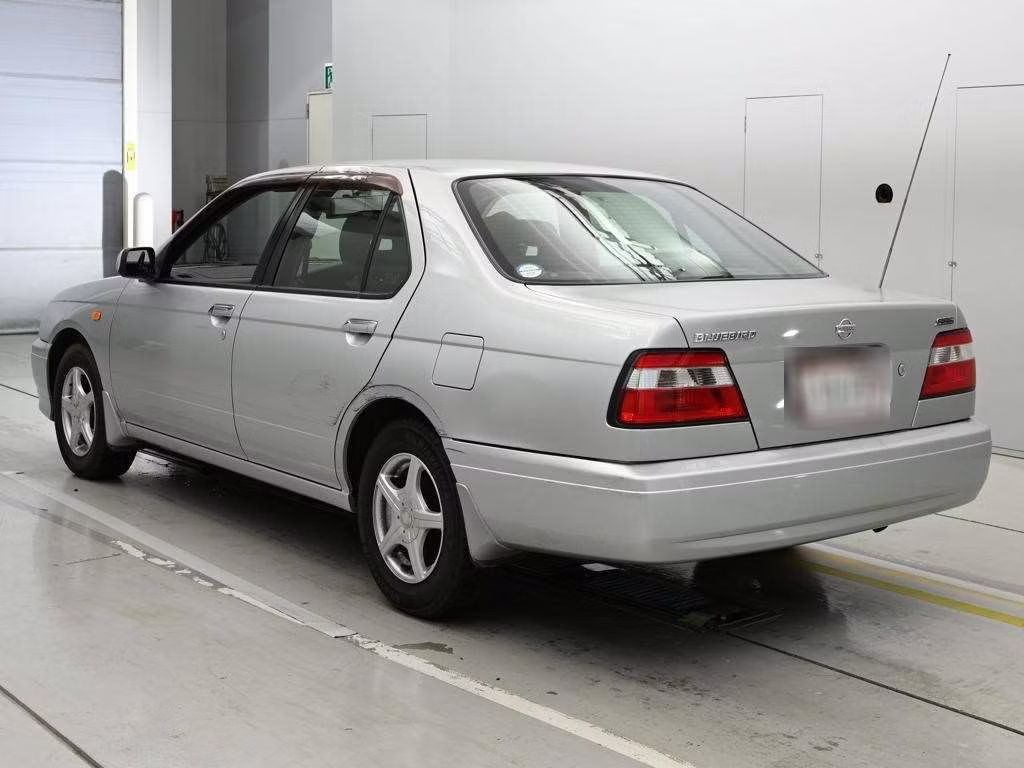 NISSAN BLUEBIRD