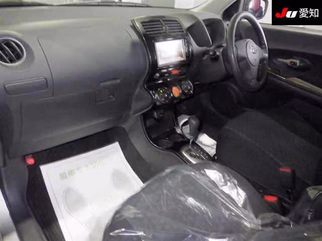 TOYOTA IST